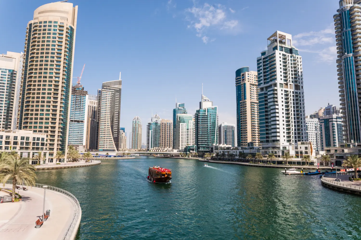 Dubai Marina attractions, restaurants, hotels, and stunning waterfront views